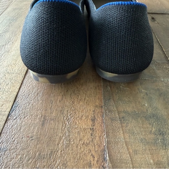 Rothy’s The Emblem Flat in Black w/ Gold Buckle - 7 - Picture 4 of 7